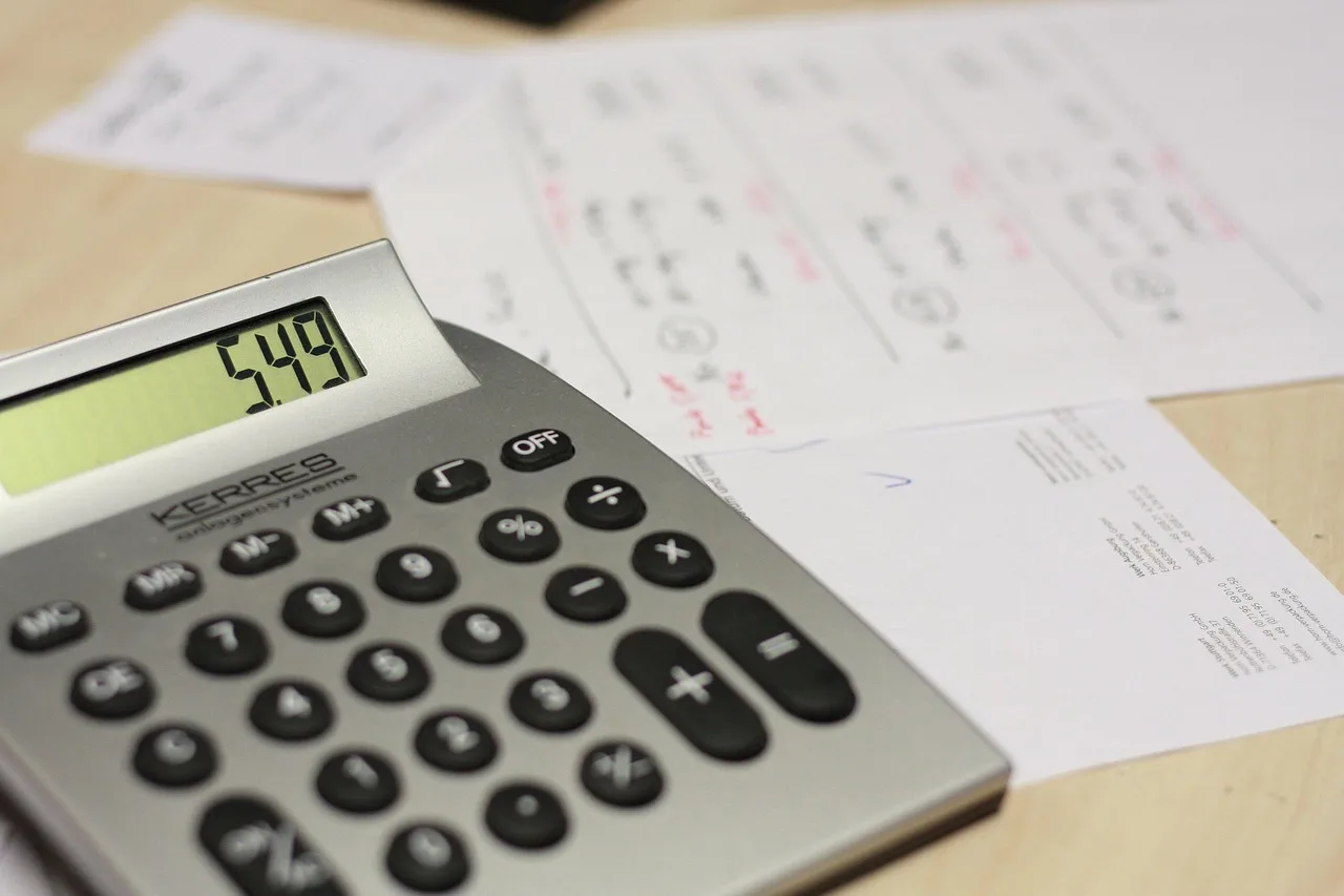 calculator, table, invoice, work, pay, calculator, calculator, calculator, calculator, invoice, invoice, invoice, invoice, invoice. How to Audit Influencer Campaign Invoices: Variance Rate Method